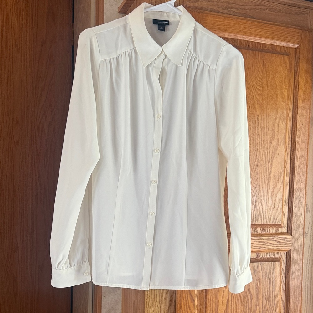 East 5th Classic White Button-Front Women's Blouse size M - Picture 6 of 6